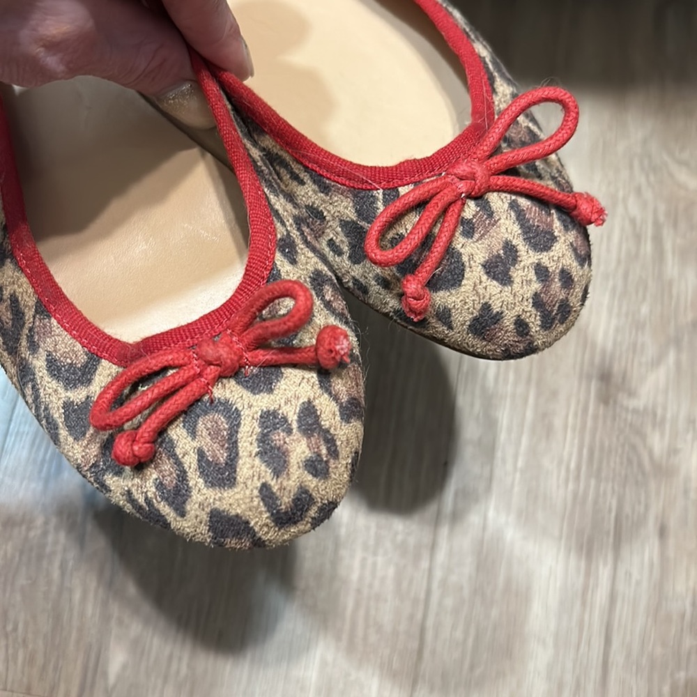 Kelsi Dagger Leopard Print Flats with Red Trim Runs small - Picture 9 of 14